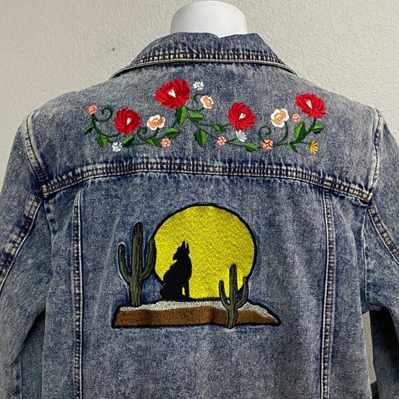 Forever 21 Embroidered Plus Jean Jacket Size 2X - Picture 5 of 12